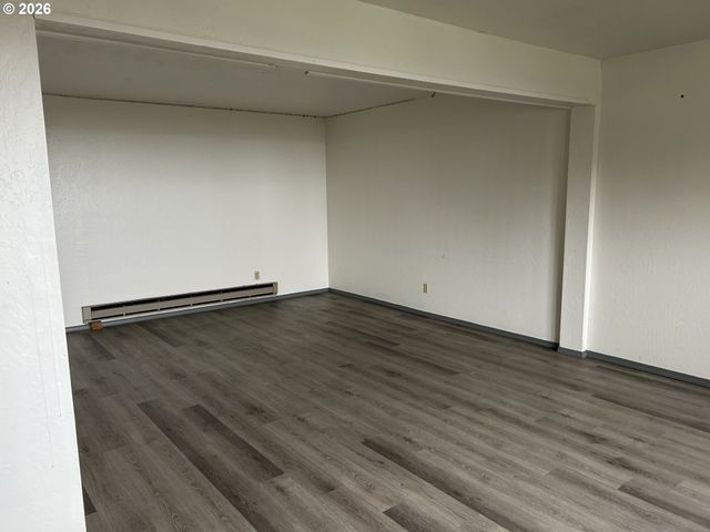 1646 OAK St, North Bend, OR 97459