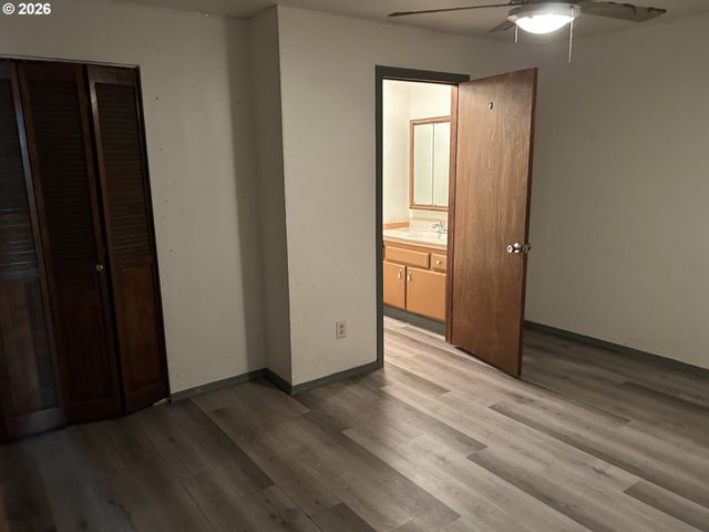 1646 OAK St, North Bend, OR 97459