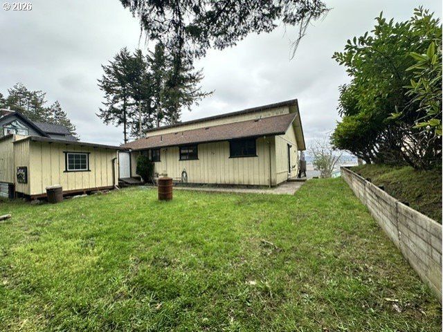 1646 OAK St, North Bend, OR 97459