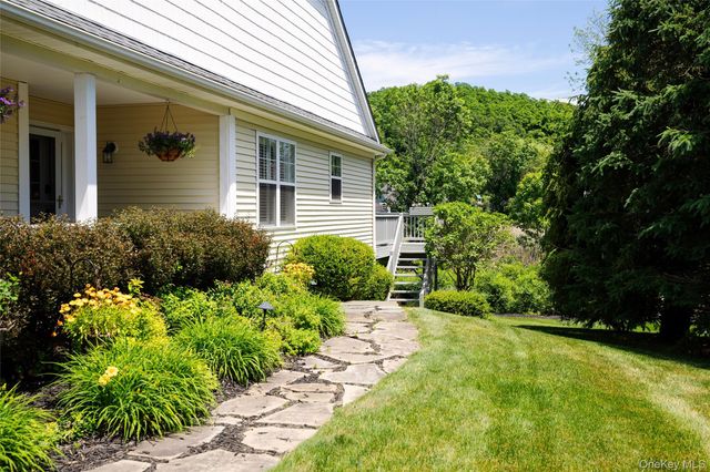 5 Equestrian Way, Poughquag, NY 12570