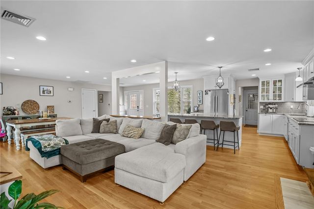42 Georgiana Drive, Cumberland, RI 02864