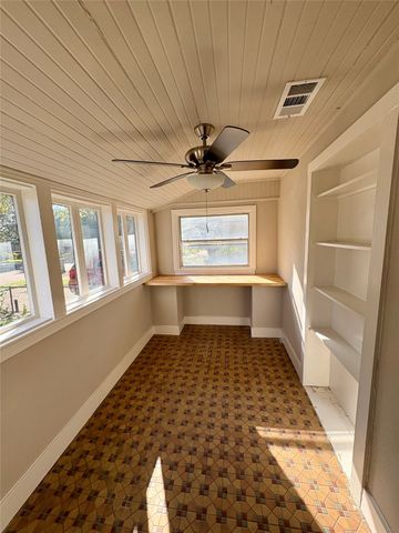 915 Hartsdale Drive, Dallas, TX 75211