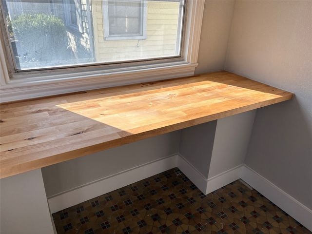 915 Hartsdale Drive, Dallas, TX 75211