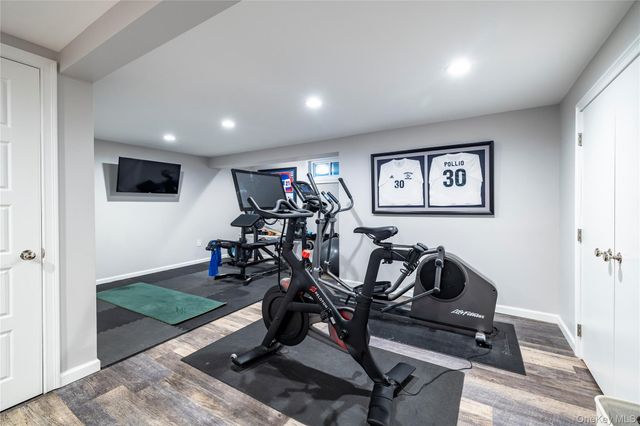22 Oakdale Road, Rockville Centre, NY 11570