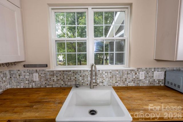 6337 Elderslie Drive, Charlotte, NC 28269