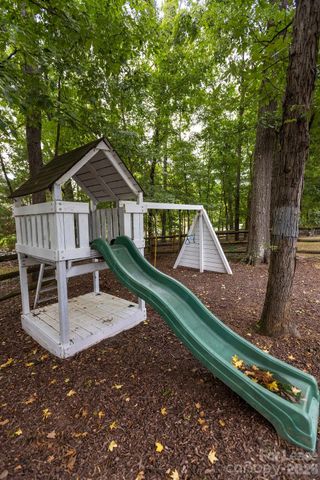 6337 Elderslie Drive, Charlotte, NC 28269