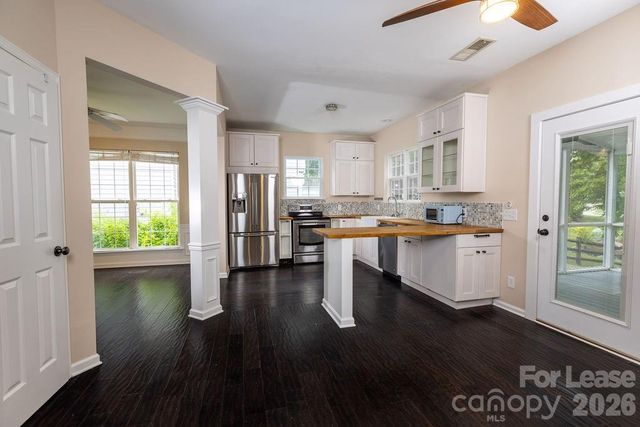 6337 Elderslie Drive, Charlotte, NC 28269