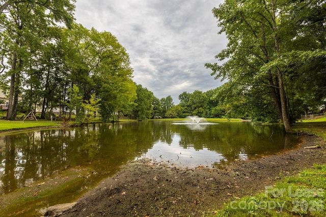 6337 Elderslie Drive, Charlotte, NC 28269