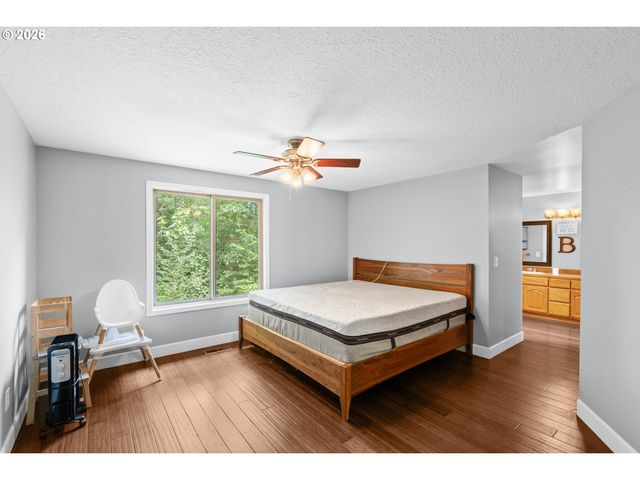 7803 Sw BARNARD Dr, Beaverton, OR 97007