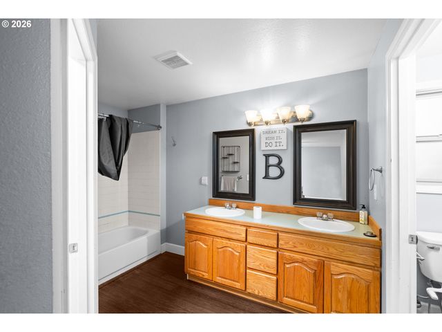 7803 Sw BARNARD Dr, Beaverton, OR 97007