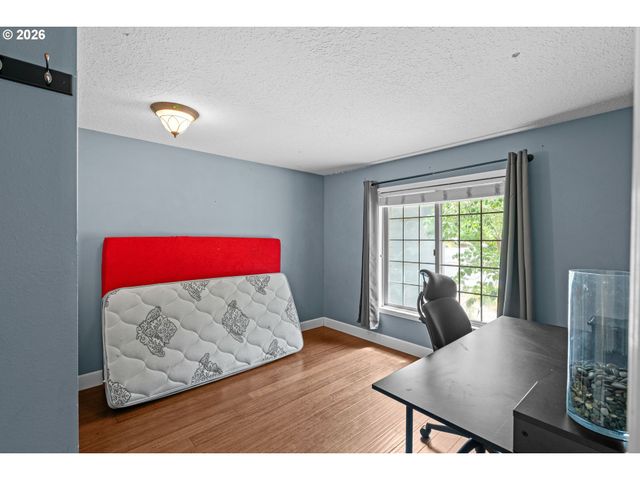 7803 Sw BARNARD Dr, Beaverton, OR 97007