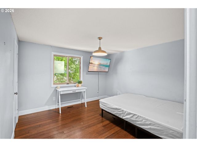 7803 Sw BARNARD Dr, Beaverton, OR 97007