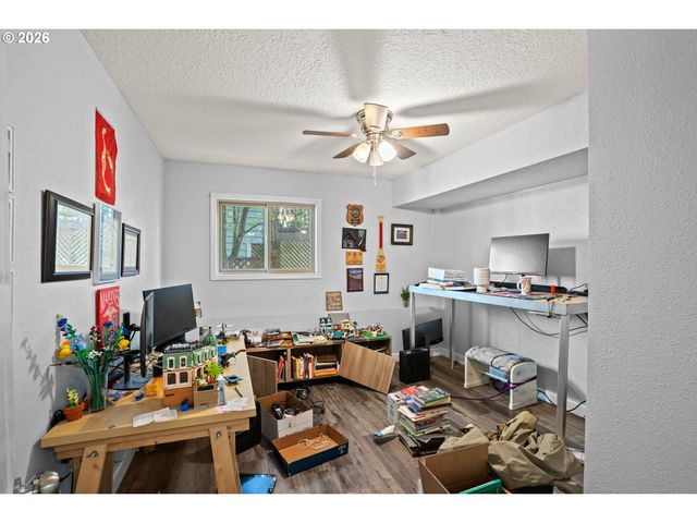 7803 Sw BARNARD Dr, Beaverton, OR 97007