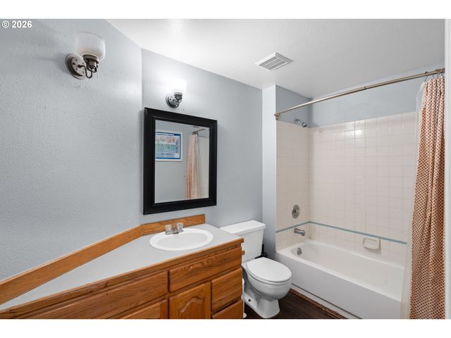 7803 Sw BARNARD Dr, Beaverton, OR 97007