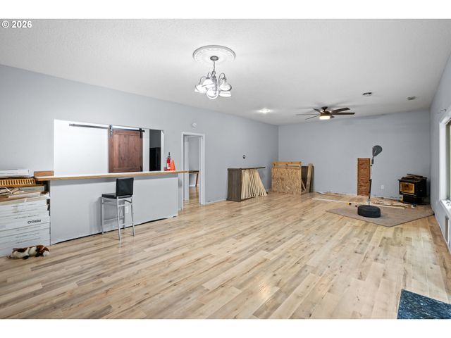 7803 Sw BARNARD Dr, Beaverton, OR 97007