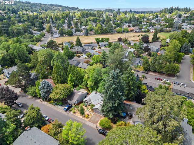 7803 Sw BARNARD Dr, Beaverton, OR 97007