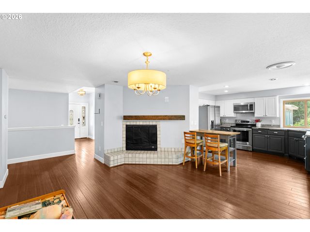 7803 Sw BARNARD Dr, Beaverton, OR 97007