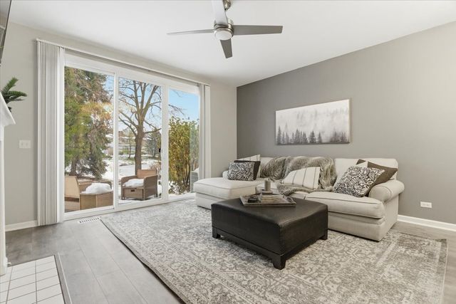 1389 S Candlestick Way, Waukegan, IL 60085