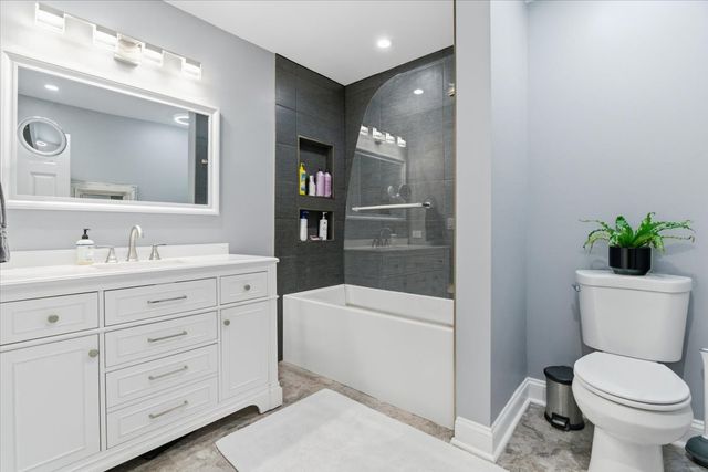 1389 S Candlestick Way, Waukegan, IL 60085