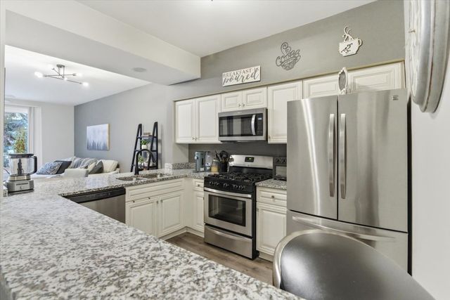 1389 S Candlestick Way, Waukegan, IL 60085