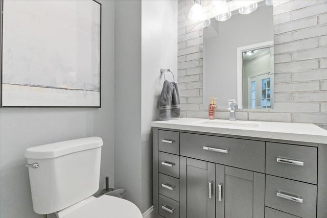 1389 S Candlestick Way, Waukegan, IL 60085