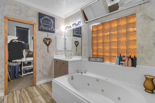 2325 Acadiana Lane, Seabrook, TX 77586