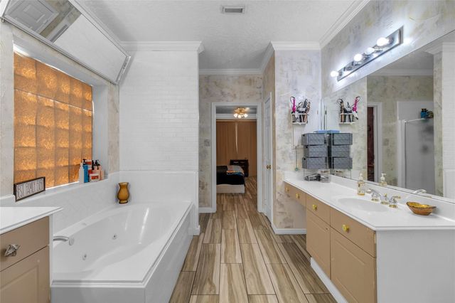 2325 Acadiana Lane, Seabrook, TX 77586