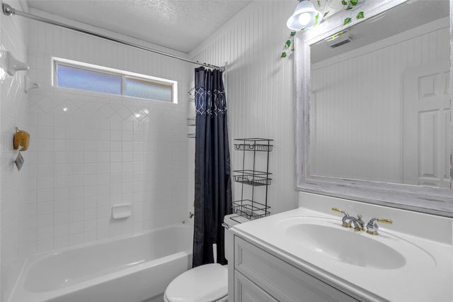 2325 Acadiana Lane, Seabrook, TX 77586