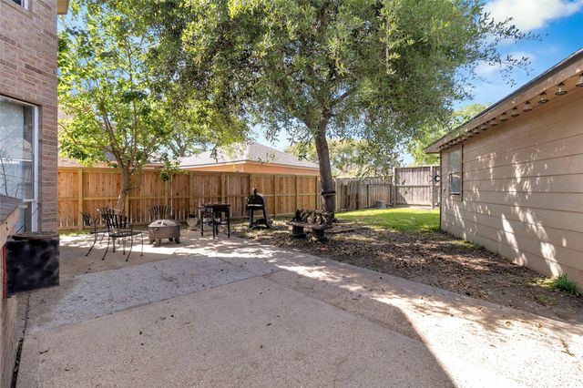 2325 Acadiana Lane, Seabrook, TX 77586