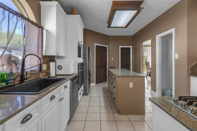 2325 Acadiana Lane, Seabrook, TX 77586