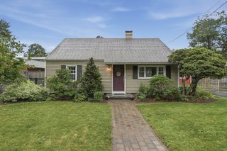 67 Crescent Street, Shrewsbury, MA 01545