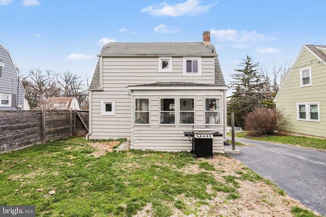 524 HILLCREST RD, York, PA 17403