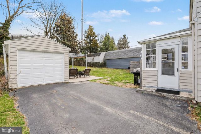 524 HILLCREST RD, York, PA 17403