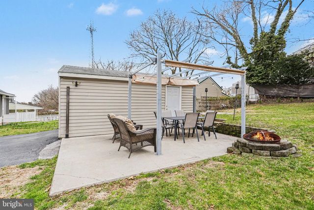 524 HILLCREST RD, York, PA 17403