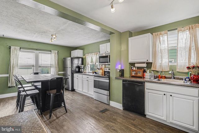 524 HILLCREST RD, York, PA 17403