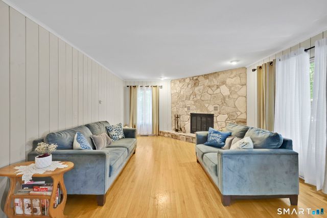 29 Foxwood Road, Trumbull, CT 06611
