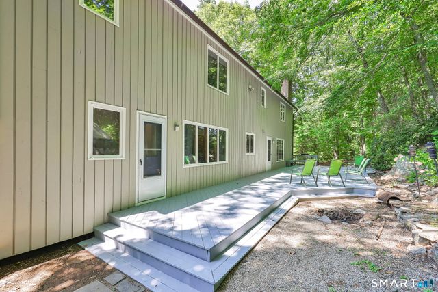 29 Foxwood Road, Trumbull, CT 06611