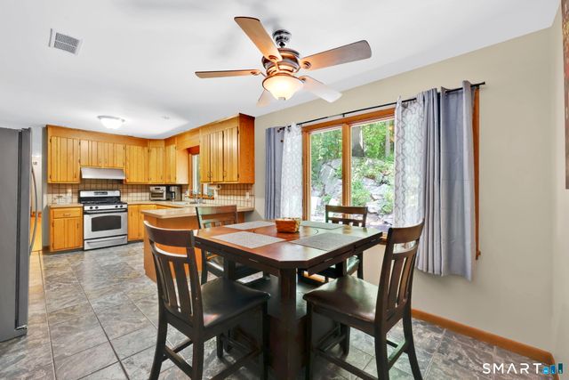 29 Foxwood Road, Trumbull, CT 06611