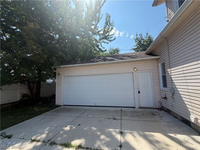 19870 Pasnow Avenue, Euclid, OH 44119