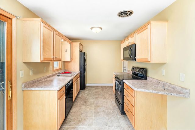 1229 W Arrowhead Road, Duluth, MN 55811