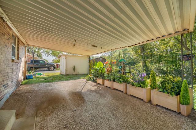 307 Stella Ave, Lawrenceburg, TN 38464