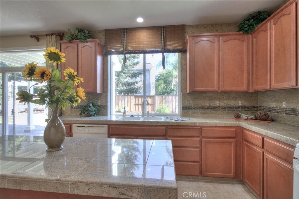 Image 24 of property listing at 1929 Geneva, Manteca, CA 95337