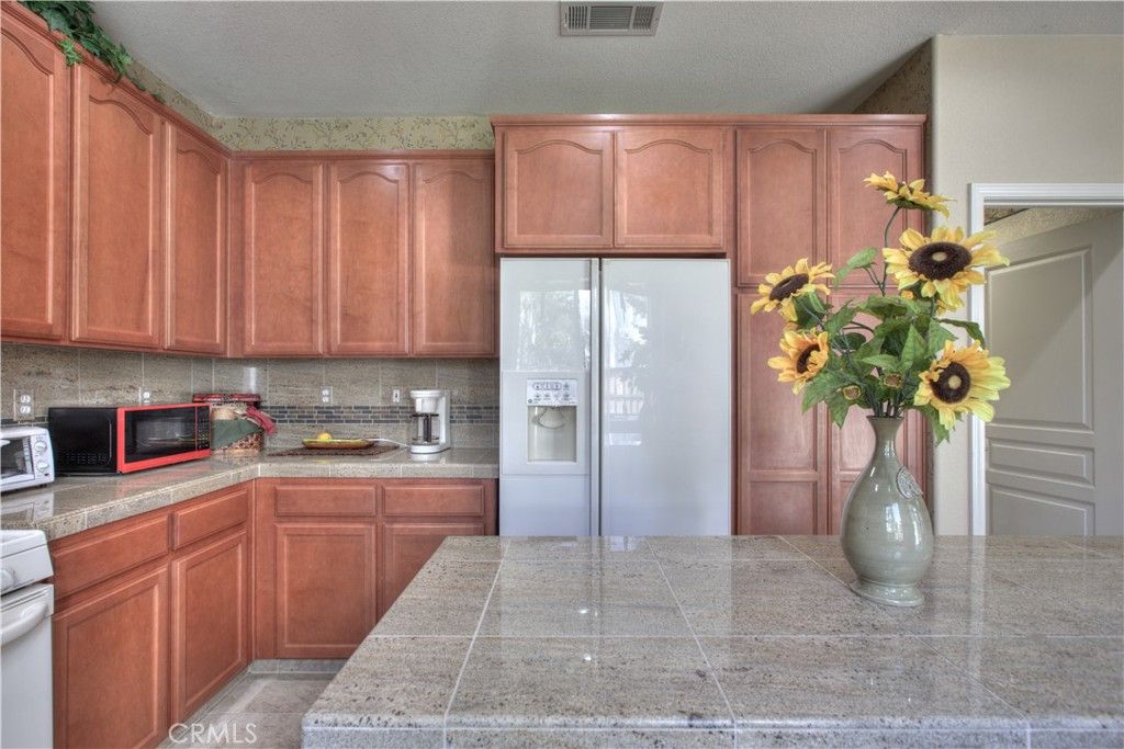 Image 25 of property listing at 1929 Geneva, Manteca, CA 95337