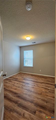 1024S Sandwell Court, Seguin, TX 78155