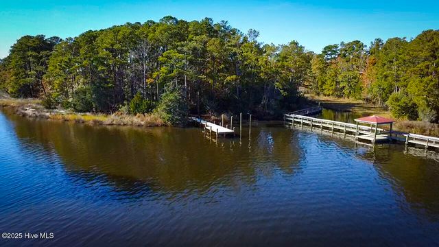 177 Carolina Way, Arapahoe, NC 28510