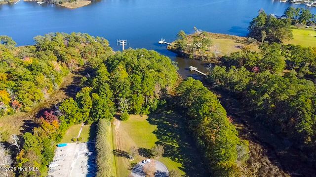 177 Carolina Way, Arapahoe, NC 28510