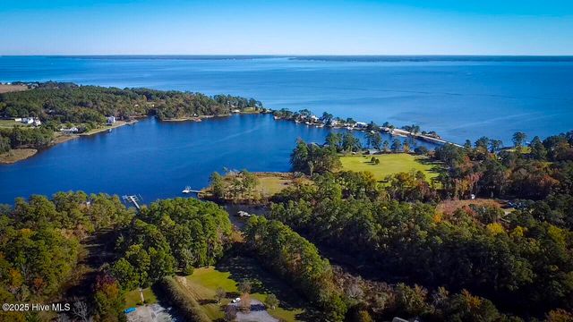 177 Carolina Way, Arapahoe, NC 28510