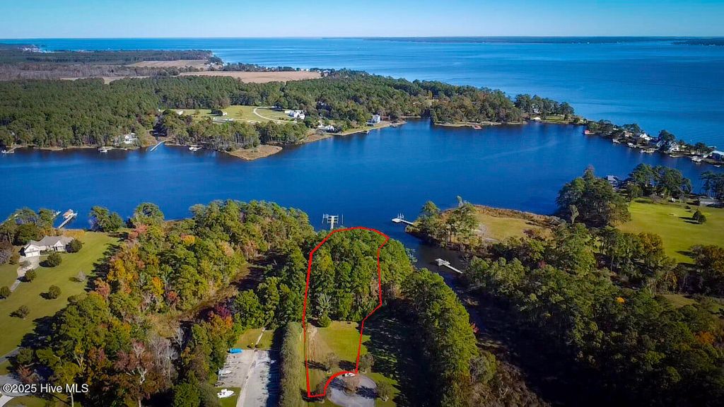 177 Carolina Way, Arapahoe, NC 28510