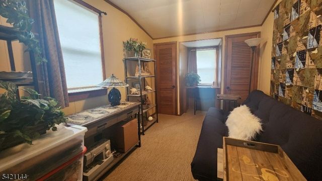 106 Maxim Dr, Hopatcong Boro, NJ 07843