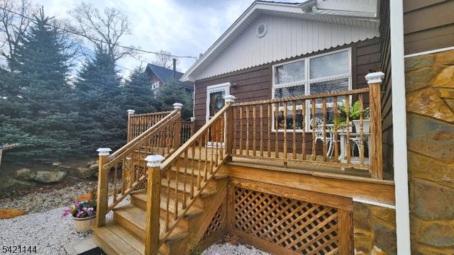 106 Maxim Dr, Hopatcong Boro, NJ 07843